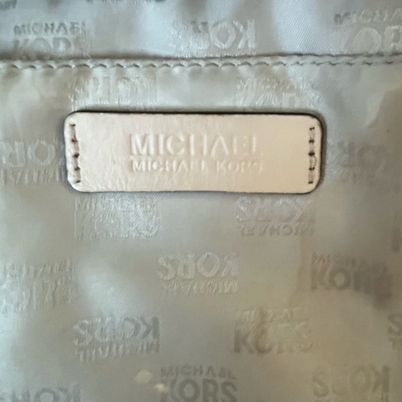 Michael Kors Signature Leather Jet Set Tote Brown Shoulder Bag - Picture 15 of 16